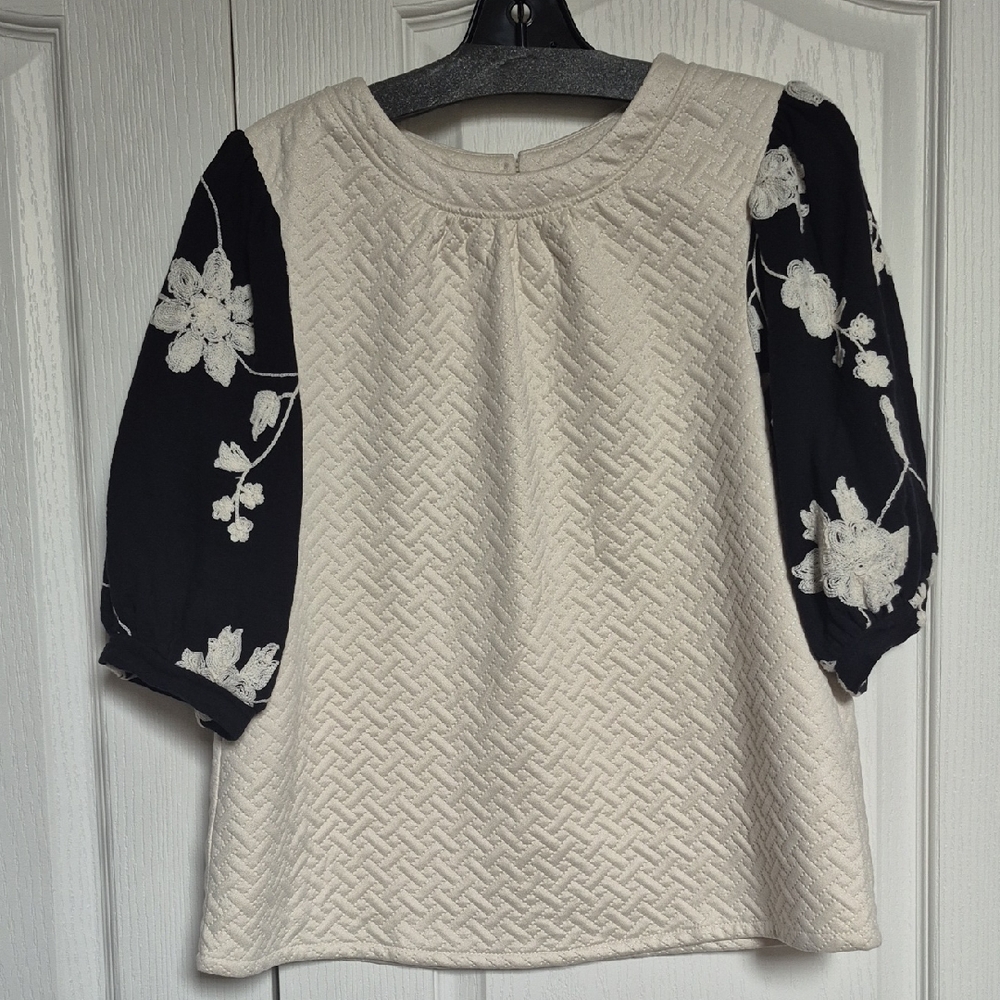 VOY Cream Knit Top with Black Floral Embroidery Puff Sleeves